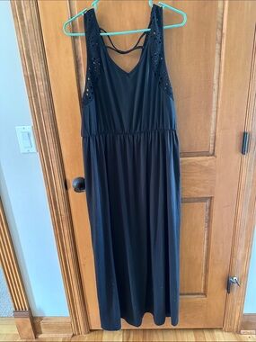 Extra Touch Black Eyelet-Shoulder Maxi Dress